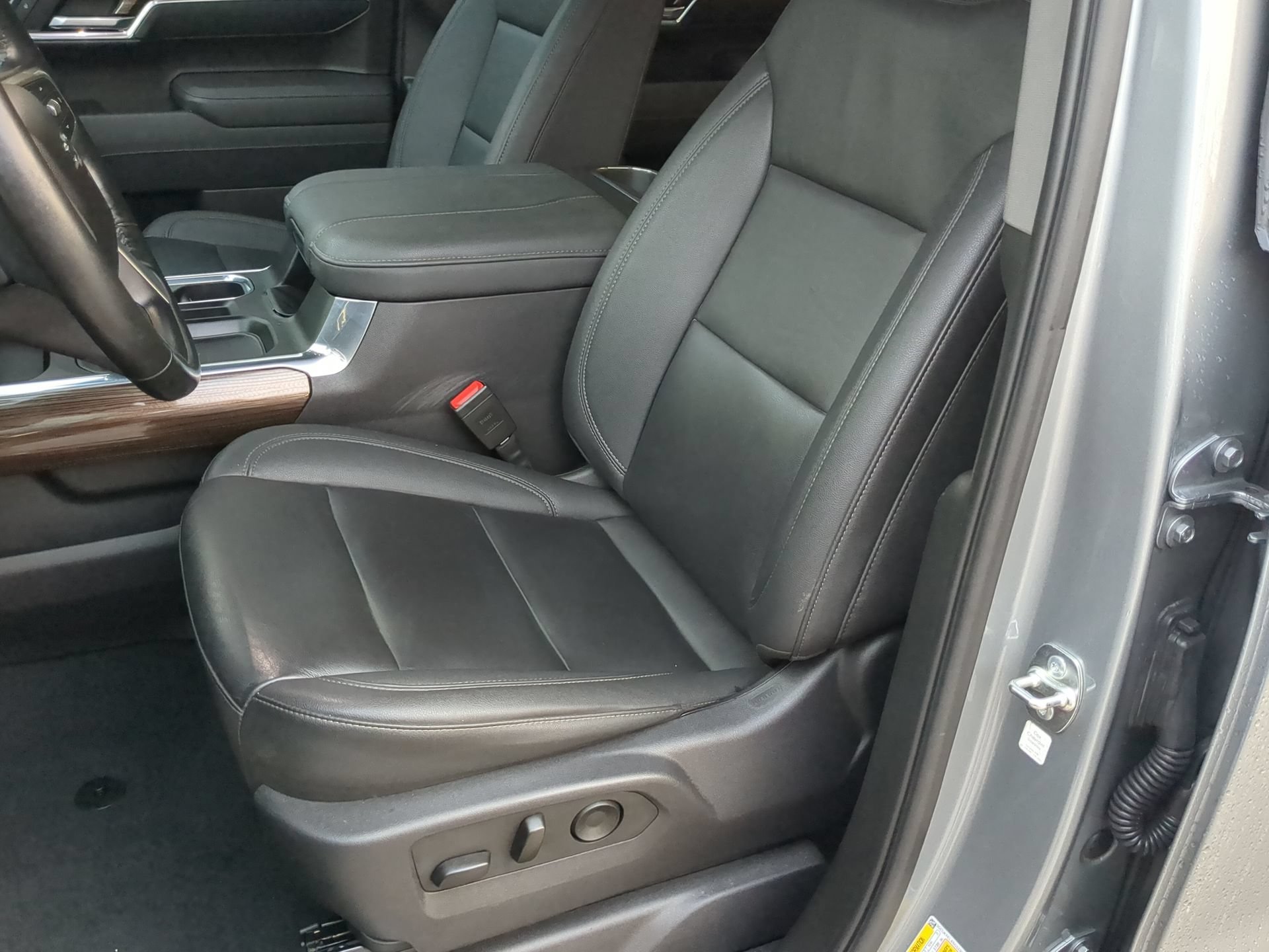 Used 2025 Chevrolet Silverado 1500 LT Trail Boss w/ Convenience Package II AWD/4WD image 57