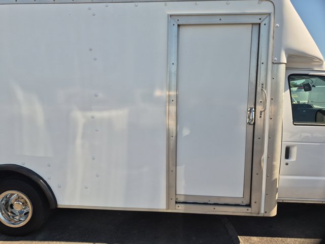 Certified 2022 Ford E-350 and Econoline 350 Super Duty w/ Power Windows & Locks Group RWD image 28