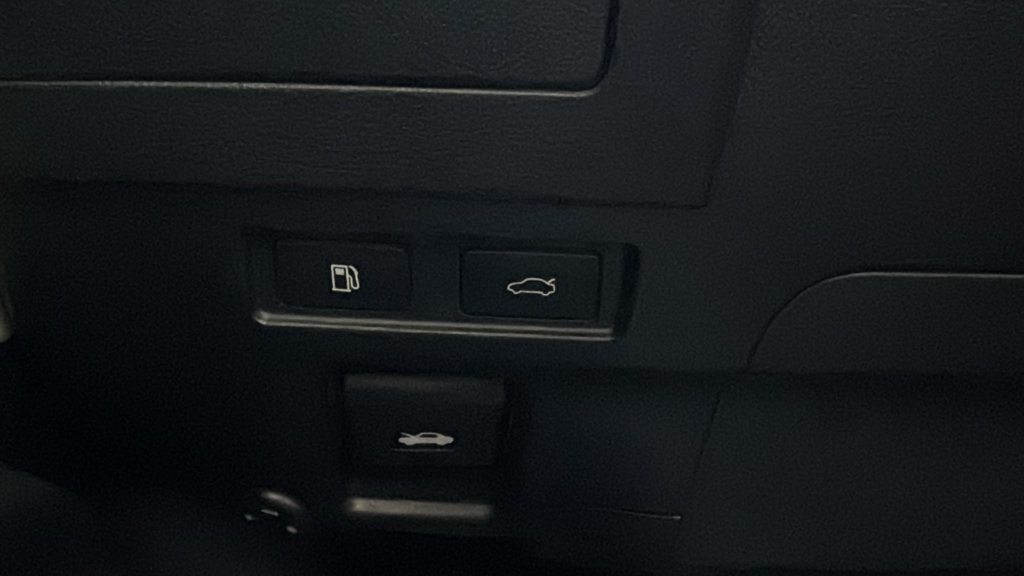 Used 2023 Lexus ES 300h w/ Premium Package FWD image 17