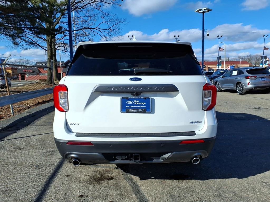 Certified 2023 Ford Explorer XLT w/ Equipment Group 202A image 3