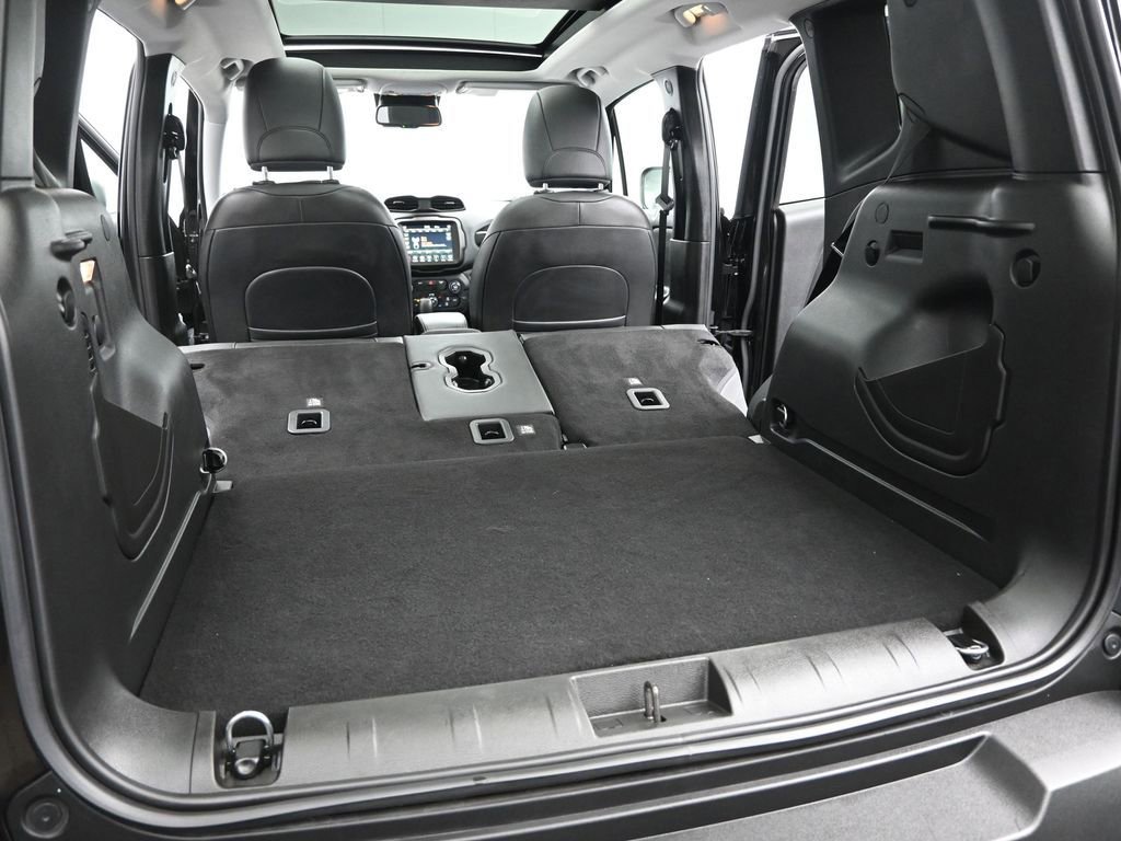 Used 2020 Jeep Renegade Limited w/ UConnect 8.4 Nav Group image 24