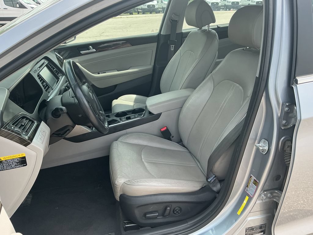 Used 2017 Hyundai Sonata Limited w/ Ultimate Package 04 FWD image 19