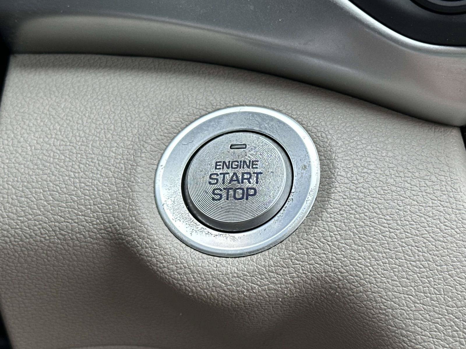 Used 2020 Hyundai Elantra Value Edition FWD image 22