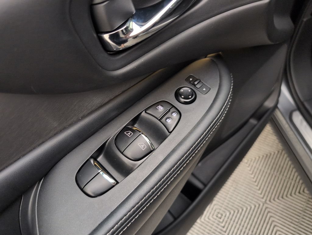 Used 2020 Nissan Murano SL w/ Cargo Package FWD image 35
