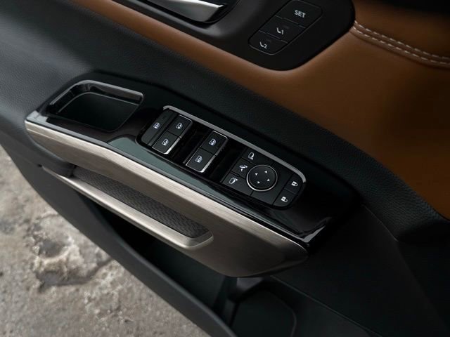 Used 2023 Nissan Pathfinder Platinum w/ Cargo Package image 26