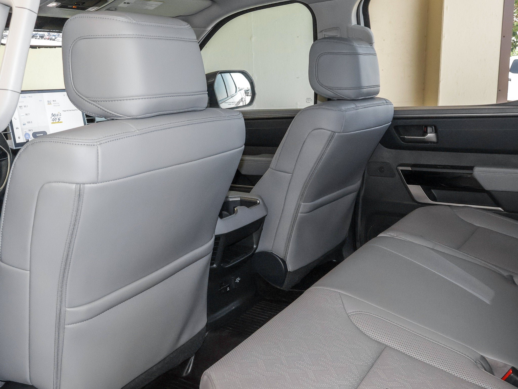 Used 2024 Toyota Tundra Limited AWD/4WD image 36