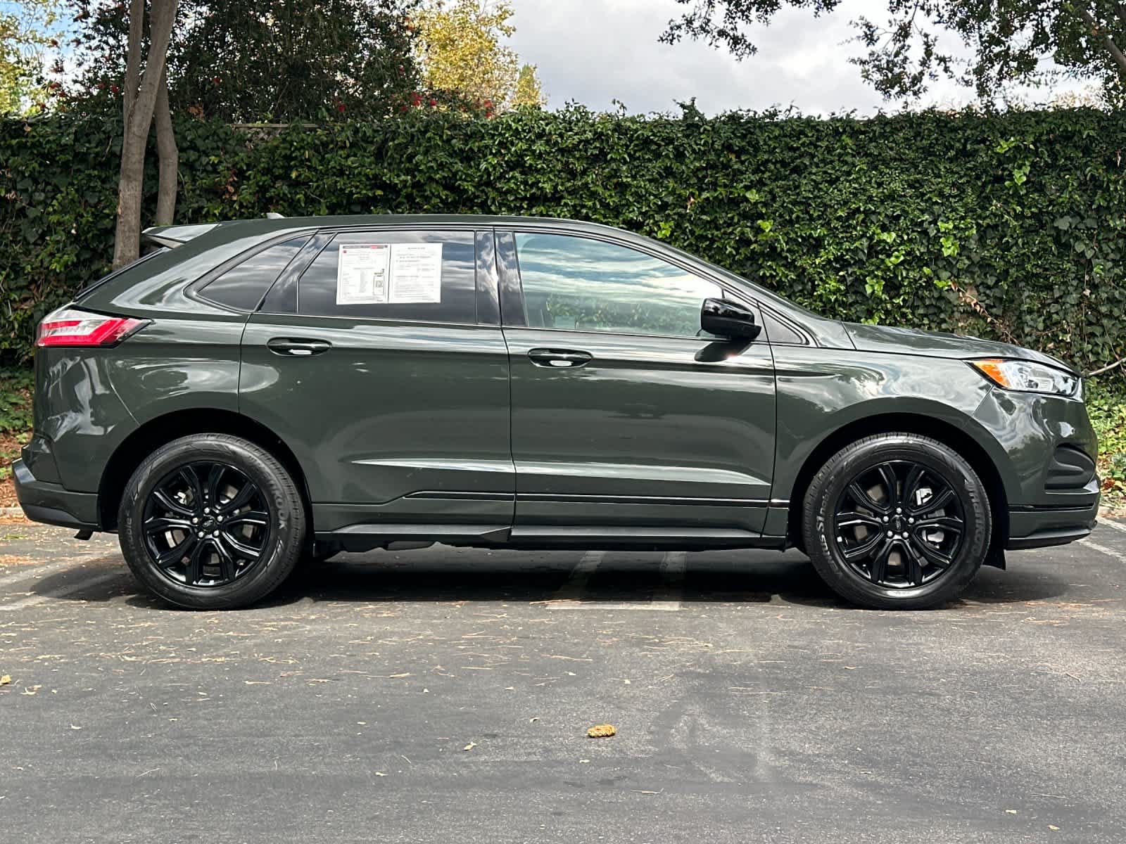 Certified 2024 Ford Edge SE w/ Black Appearance Package AWD/4WD image 8