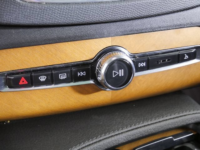 Used 2022 Volvo XC90 T8 Inscription Expression w/ Protection Package Premier AWD/4WD image 32