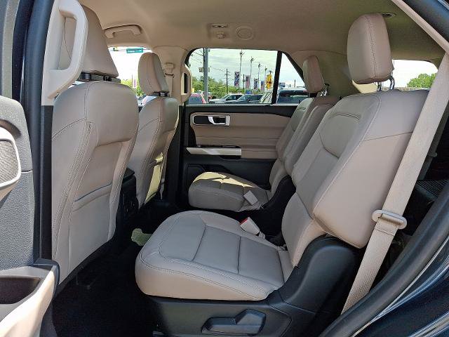 Certified 2023 Ford Explorer XLT w/ Equipment Group 202A AWD/4WD image 10