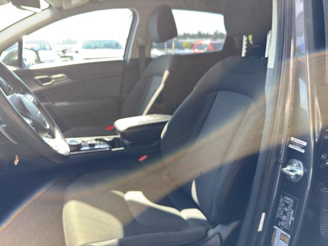 Used 2024 Kia Sportage LX AWD/4WD image 16