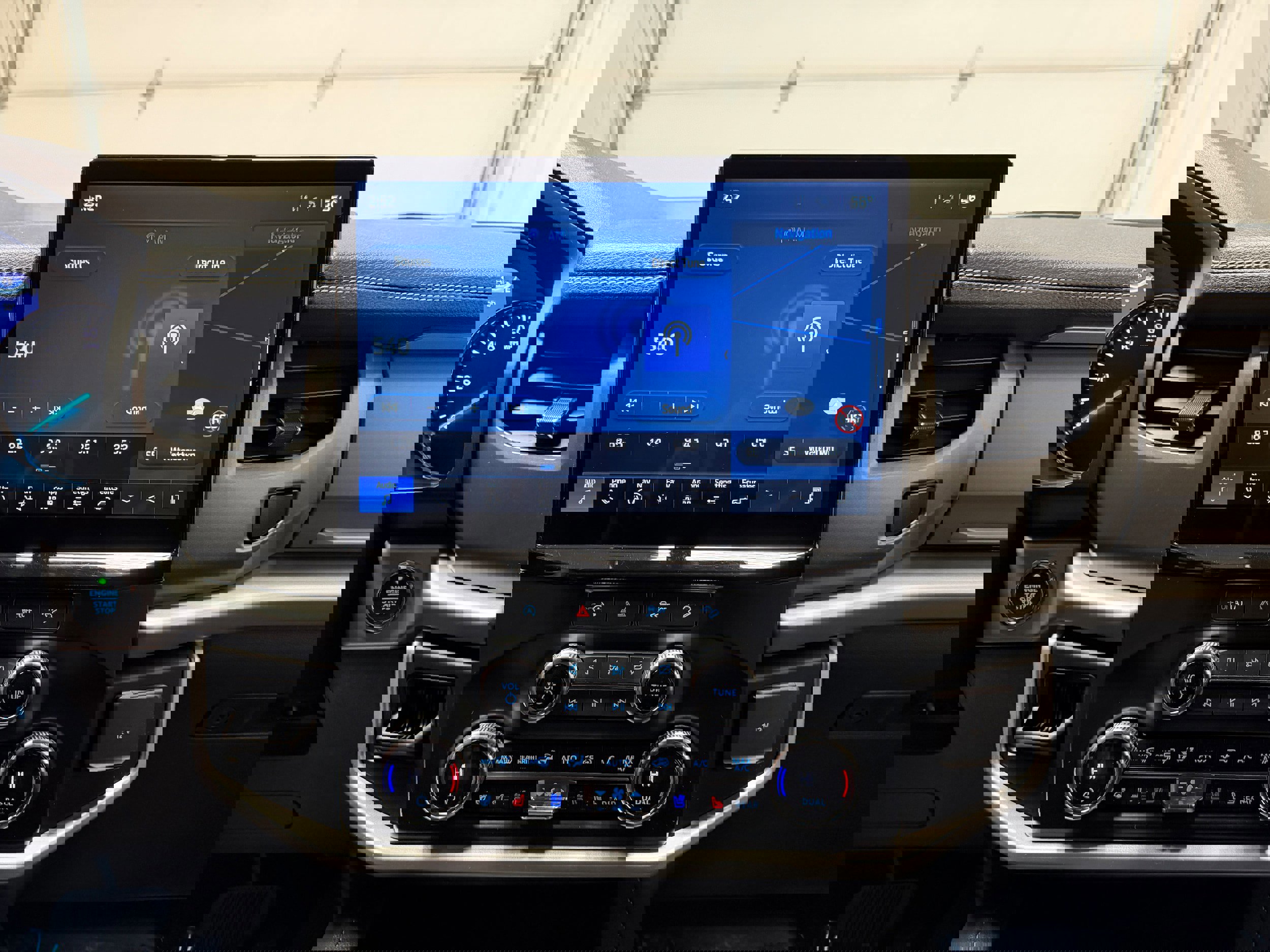 Certified 2024 Ford Expedition XLT image 24