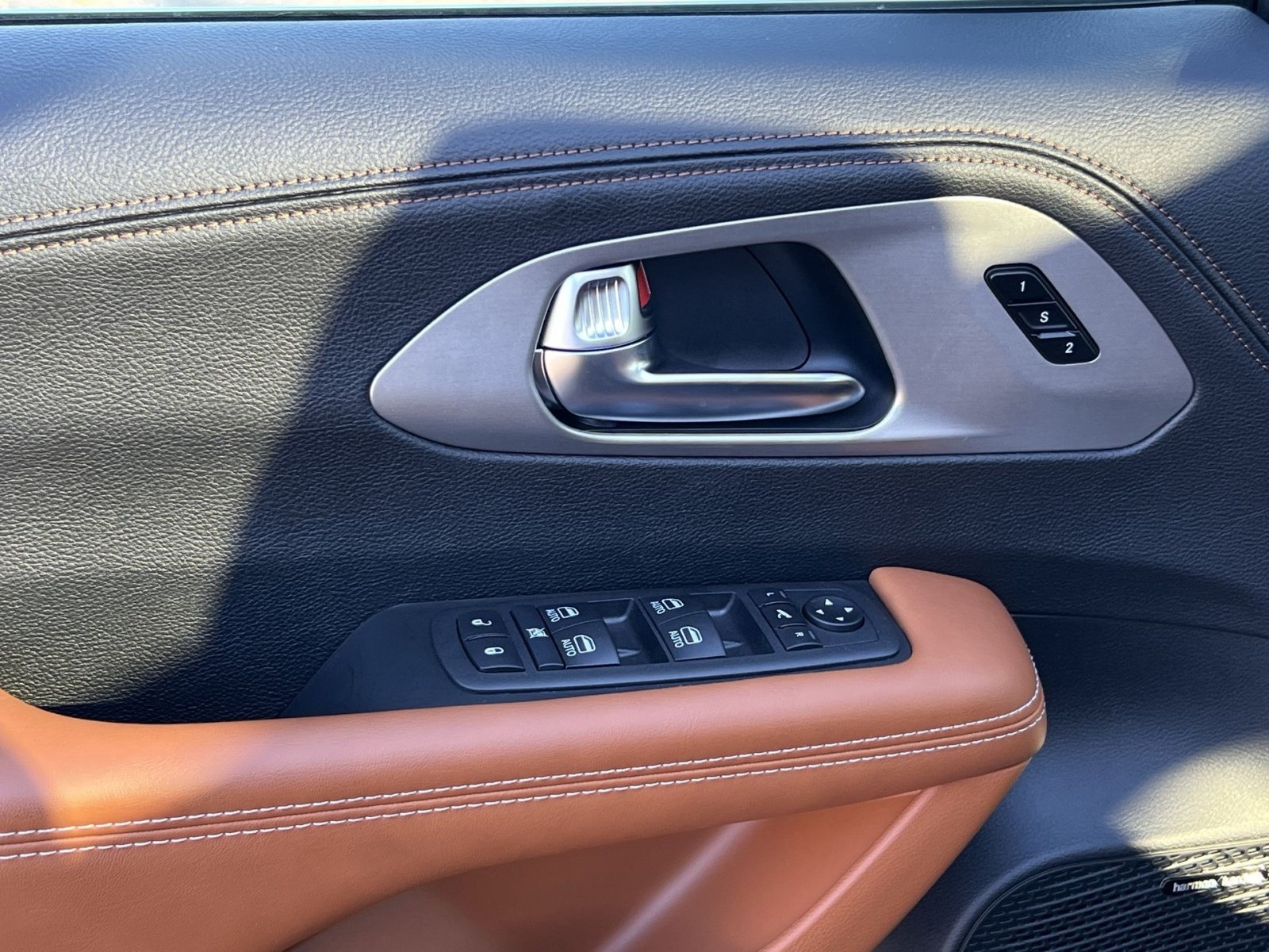 Used 2026 Chrysler Pacifica Pinnacle FWD image 16