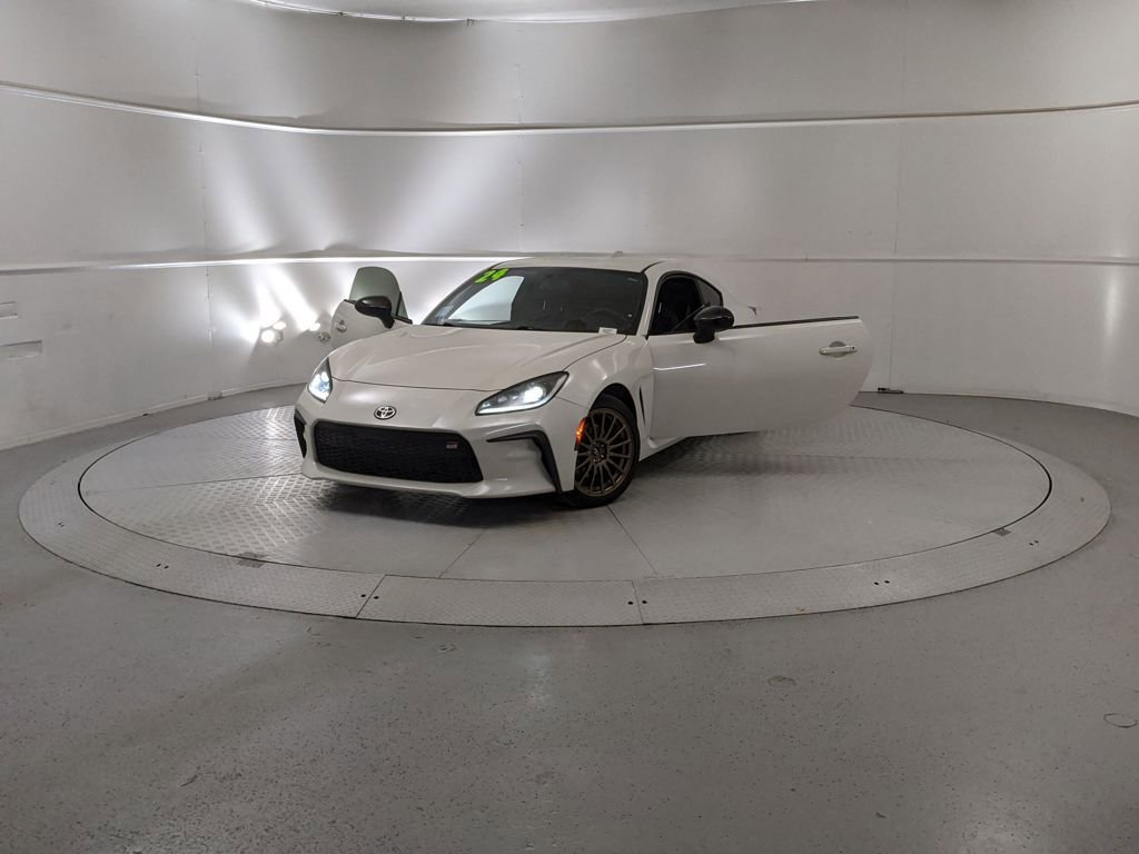 Used 2024 Toyota GR86 image 12