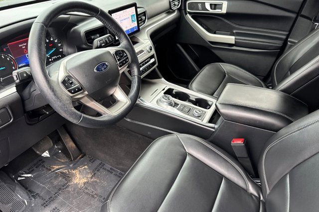 Certified 2022 Ford Explorer XLT w/ Equipment Group 202A image 11