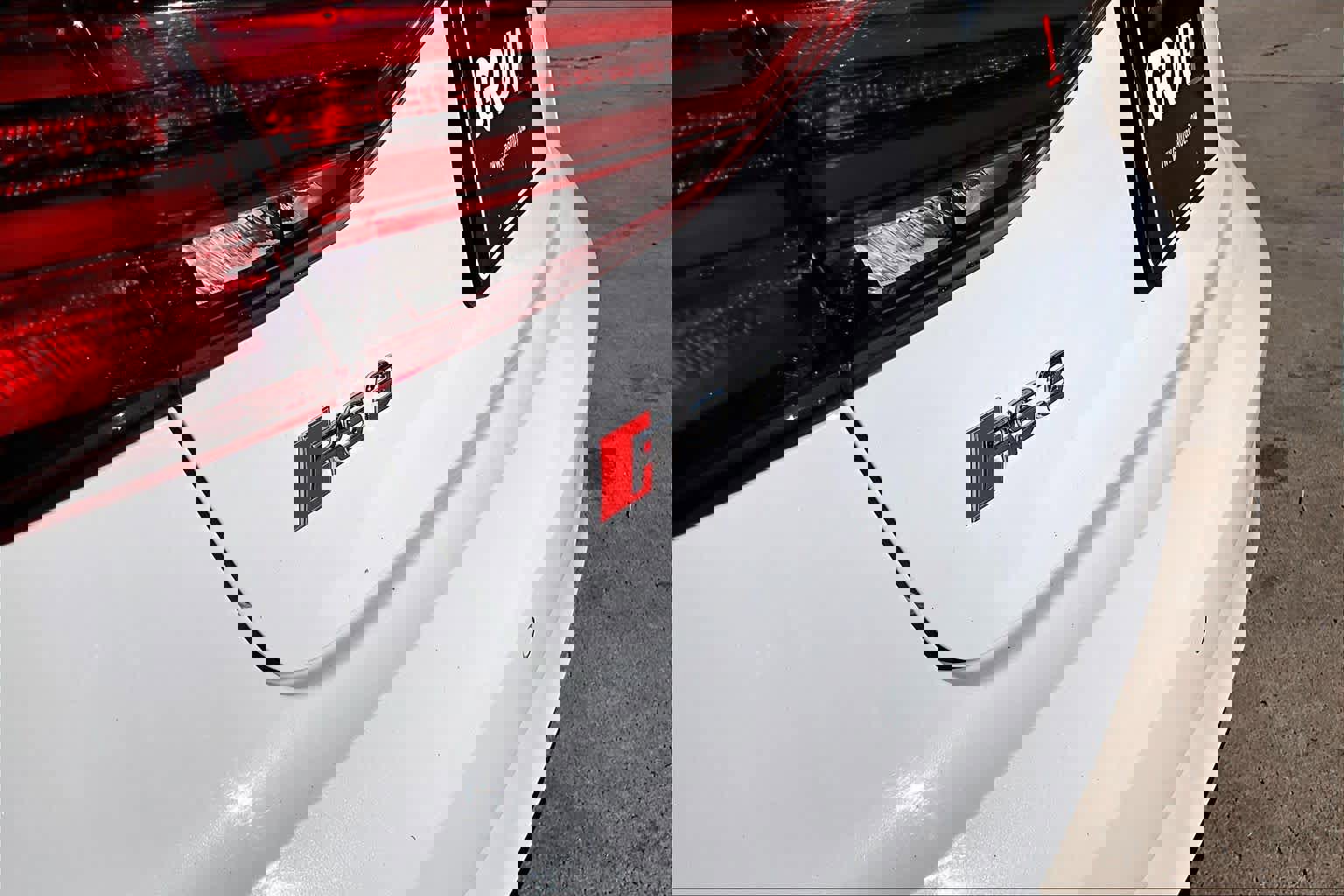 Used 2018 Audi RS 3 w/ Dynamic Plus Package image 9