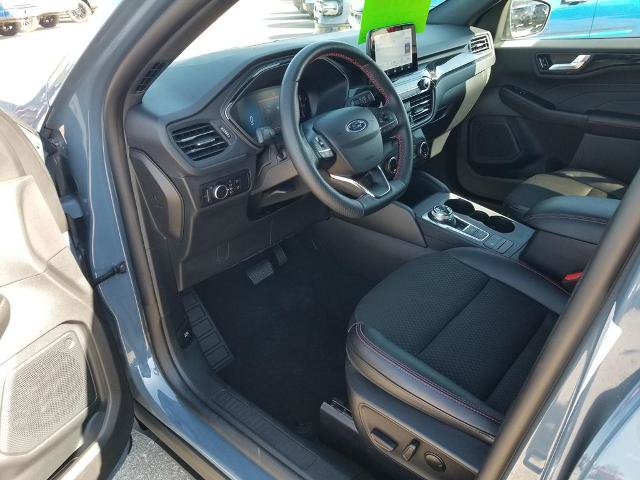 Certified 2025 Ford Escape ST-Line AWD/4WD image 7