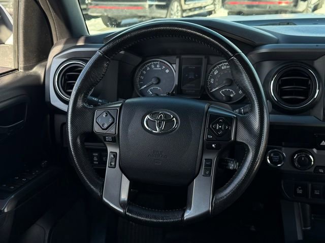 Used 2019 Toyota Tacoma TRD Off-Road w/ Technology Package image 18