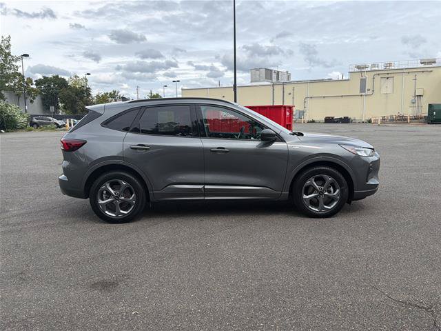 Certified 2023 Ford Escape ST-Line w/ Tech Pack #1 AWD/4WD image 4