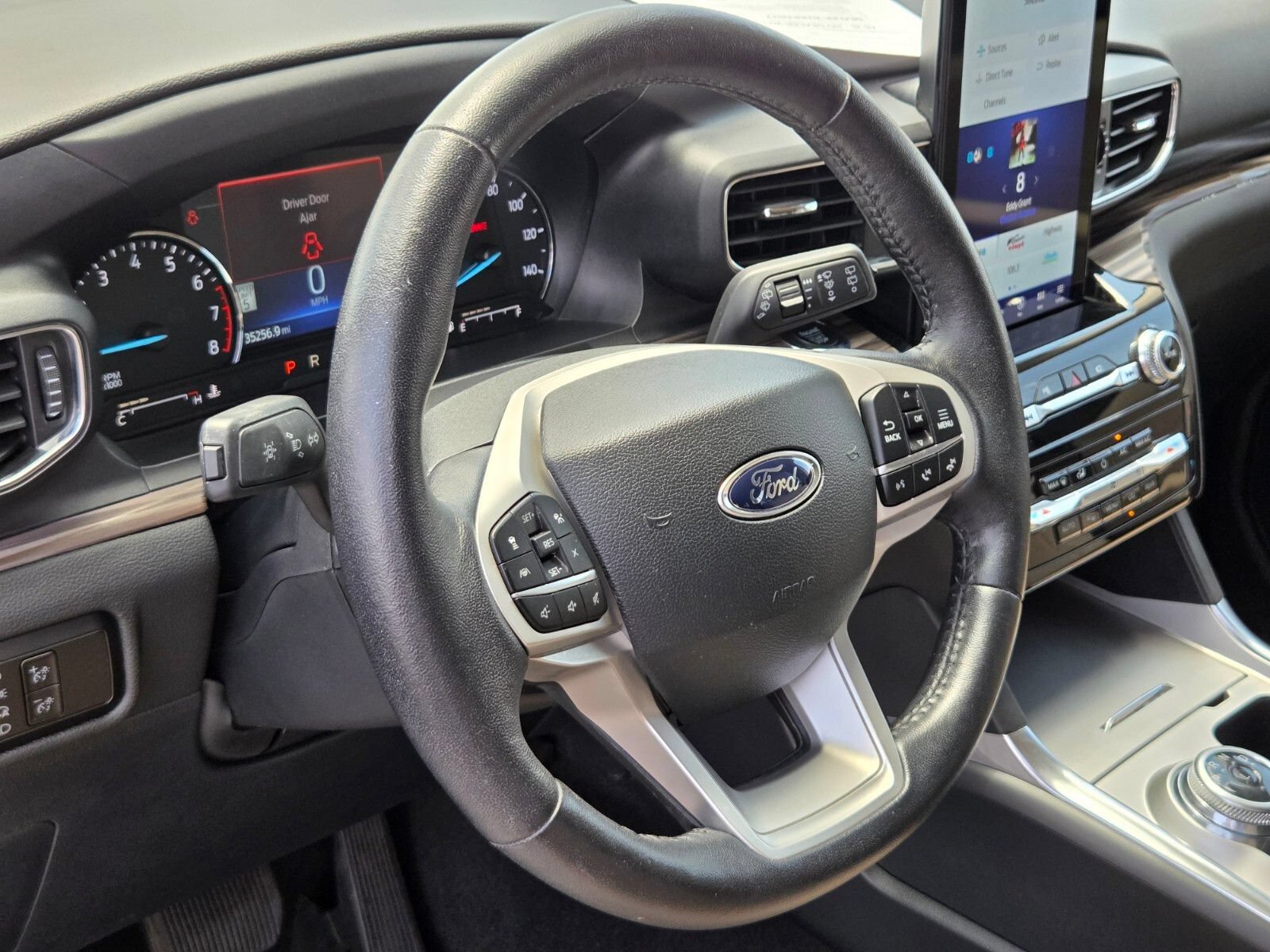 Certified 2023 Ford Explorer Limited w/ Limited Technology Package RWD image 20