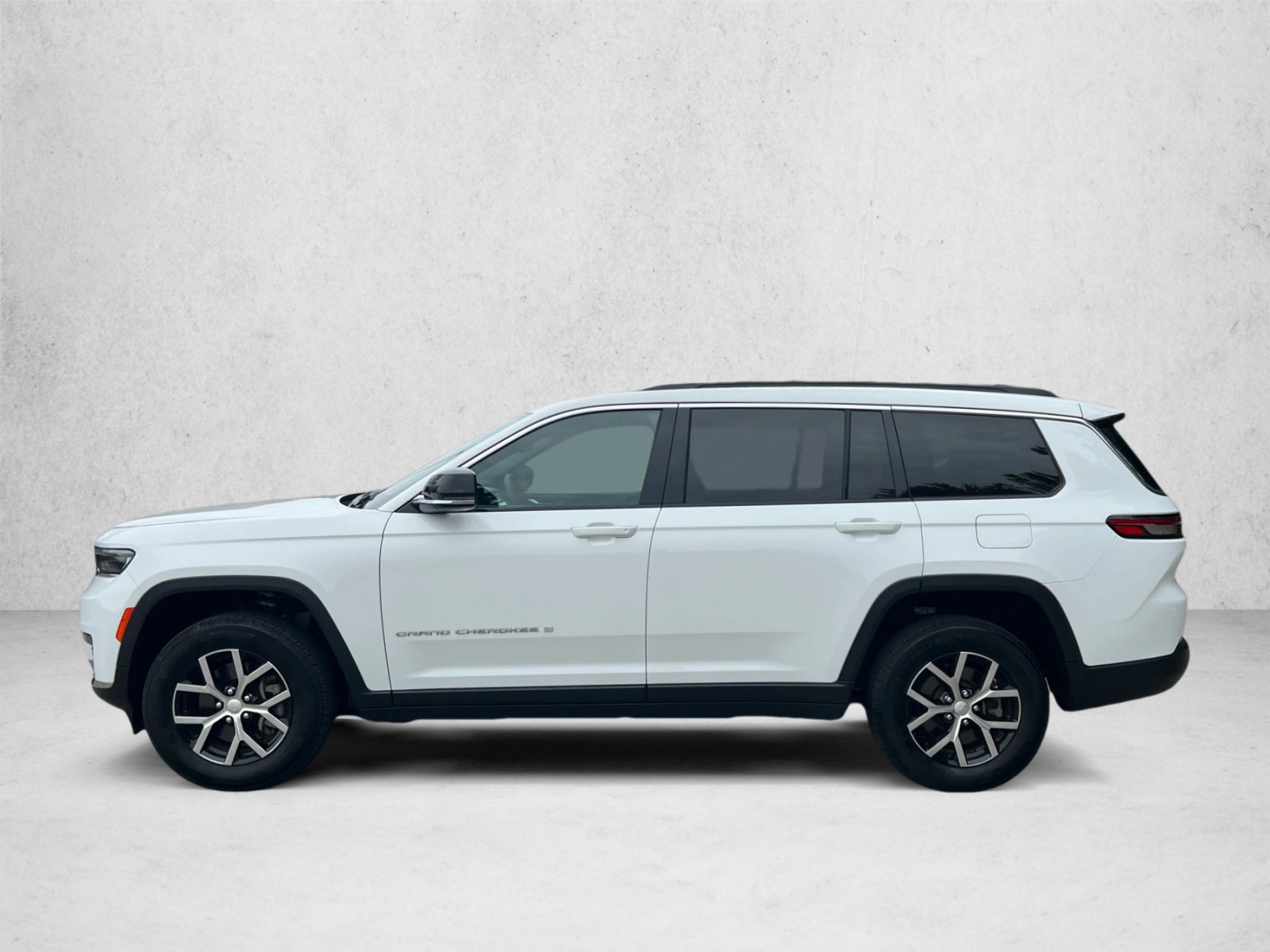 Used 2024 Jeep Grand Cherokee L Limited AWD/4WD image 8