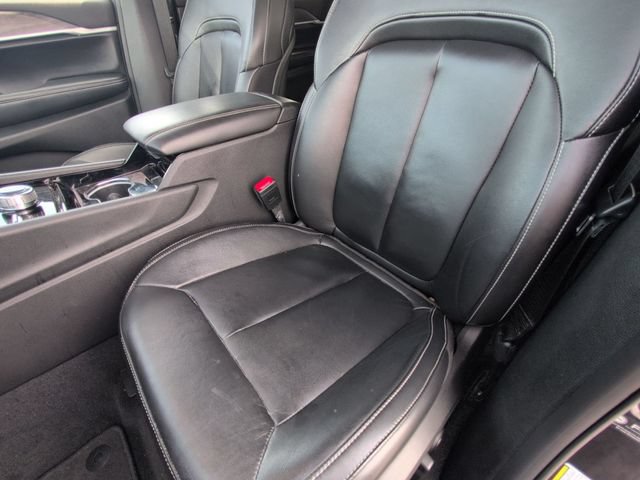 Used 2022 Jeep Grand Cherokee L Limited AWD/4WD image 11