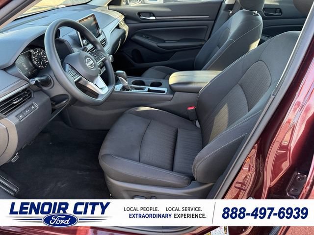 Used 2025 Nissan Altima 2.5 SV FWD image 10
