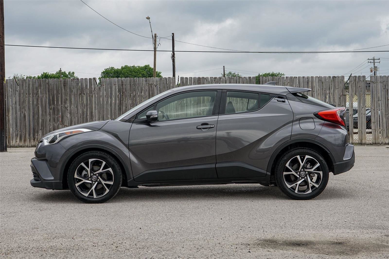 Used 2019 Toyota C-HR XLE FWD image 7