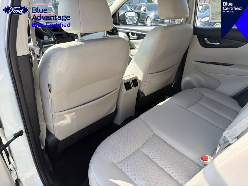 Used 2019 Nissan Rogue Sport SL FWD image 12