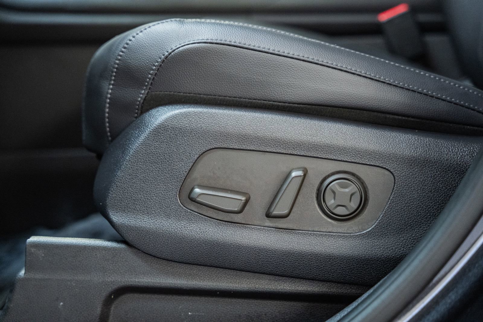 Used 2025 Kia Carnival SX Prestige image 42