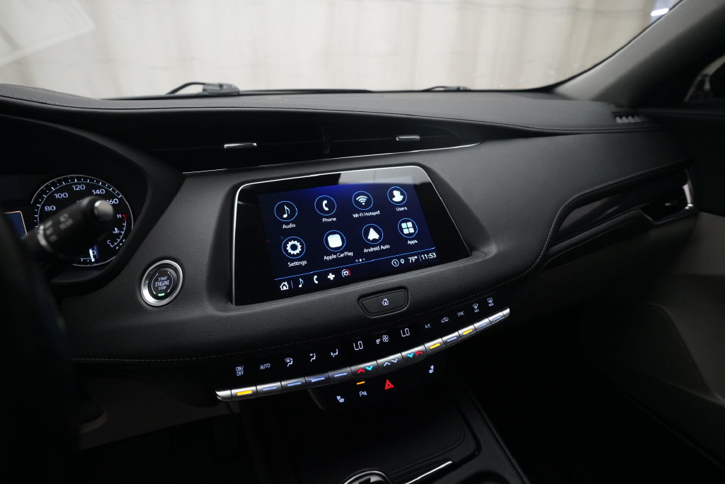 Used 2022 Cadillac XT4 Luxury w/ Cold Weather Package AWD/4WD image 6
