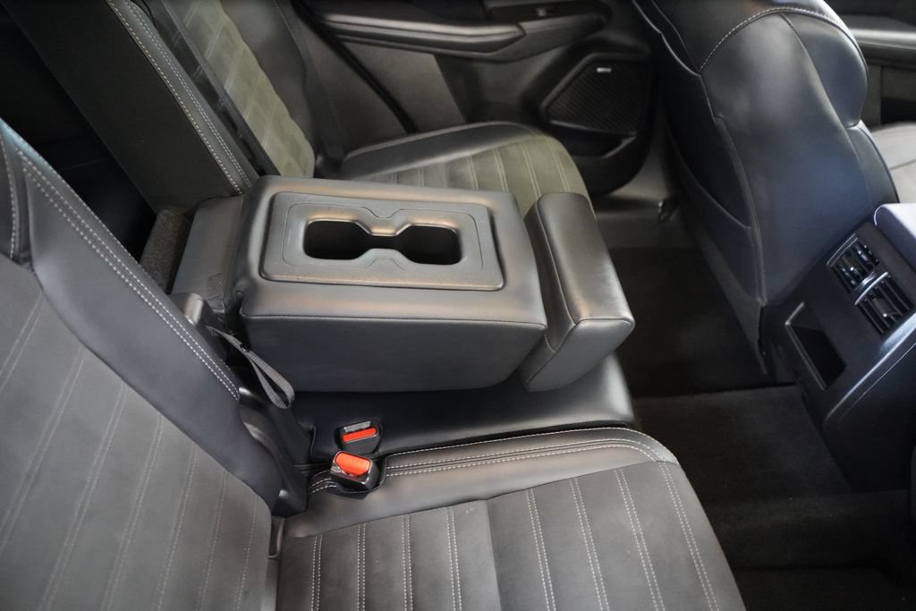 Used 2025 Mitsubishi Outlander SE FWD image 25