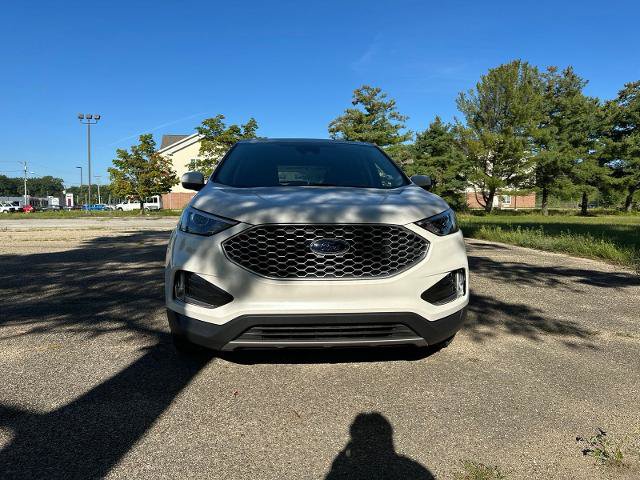 Certified 2024 Ford Edge SEL w/ Convenience Package AWD/4WD image 11