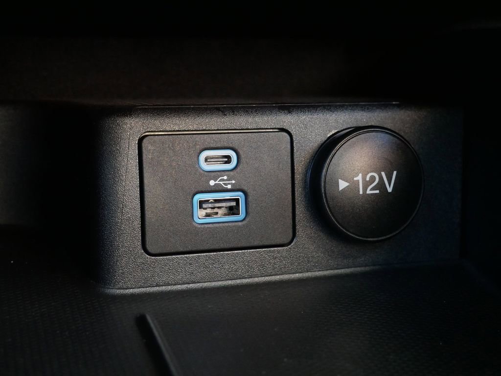 Certified 2022 Ford Escape Titanium w/ Class II Trailer Tow Package image 23