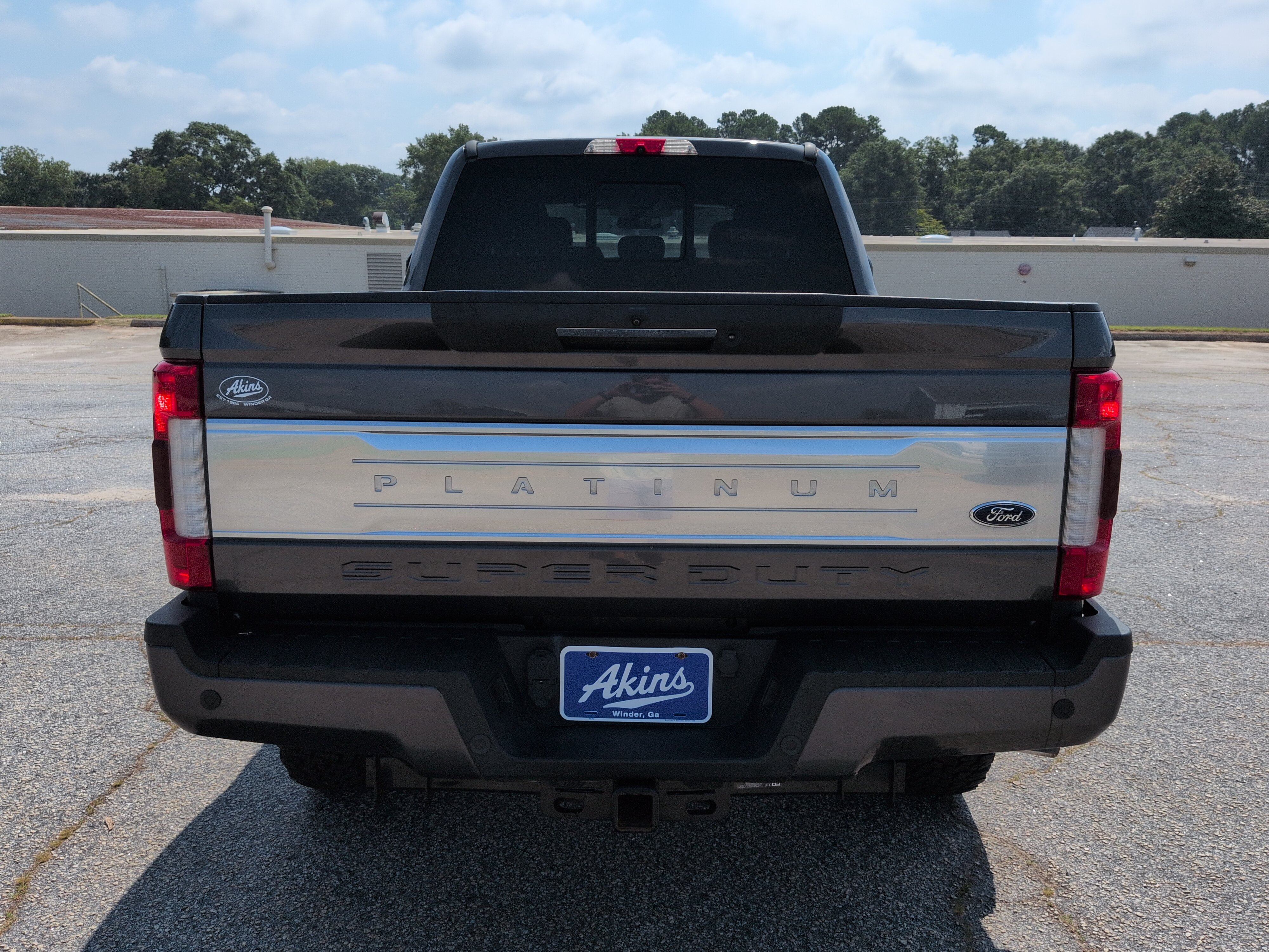 Certified 2018 Ford F250 Platinum w/ Platinum Ultimate Package AWD/4WD image 4