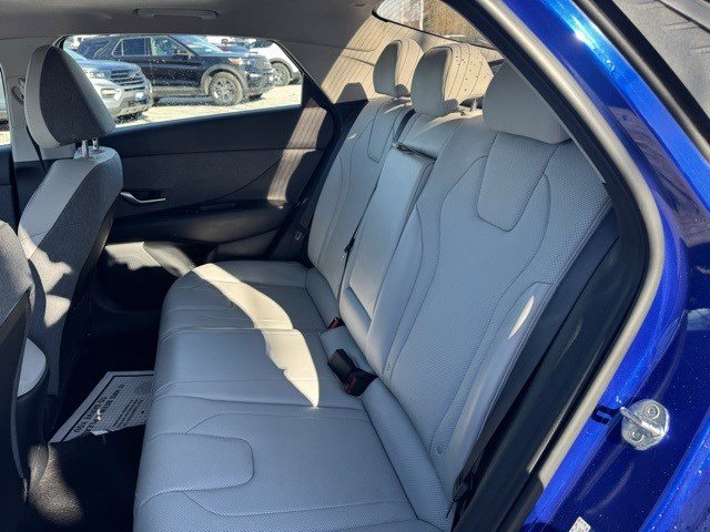 Used 2023 Hyundai Elantra Limited w/ Cargo Package image 26