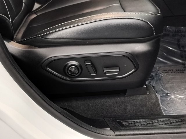 Used 2024 Jeep Grand Cherokee Limited w/ Black Appearance Package AWD/4WD image 30