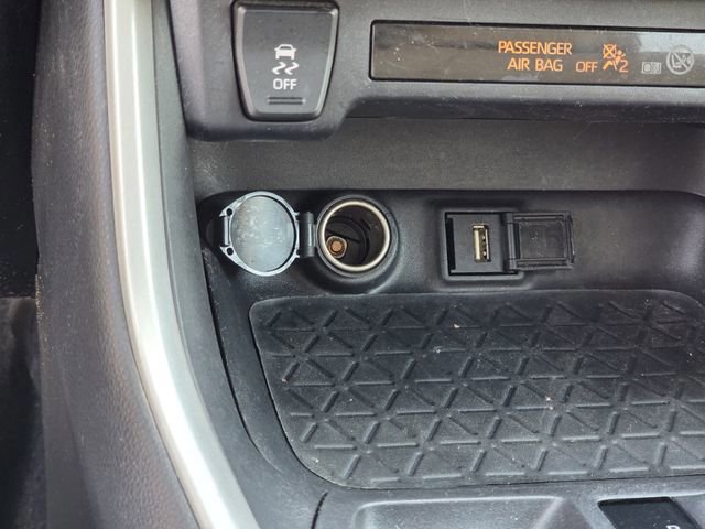 Used 2021 Toyota RAV4 XLE Premium image 21