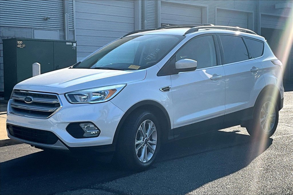 Certified 2018 Ford Escape SE w/ SE Sync 3 Package FWD image 2