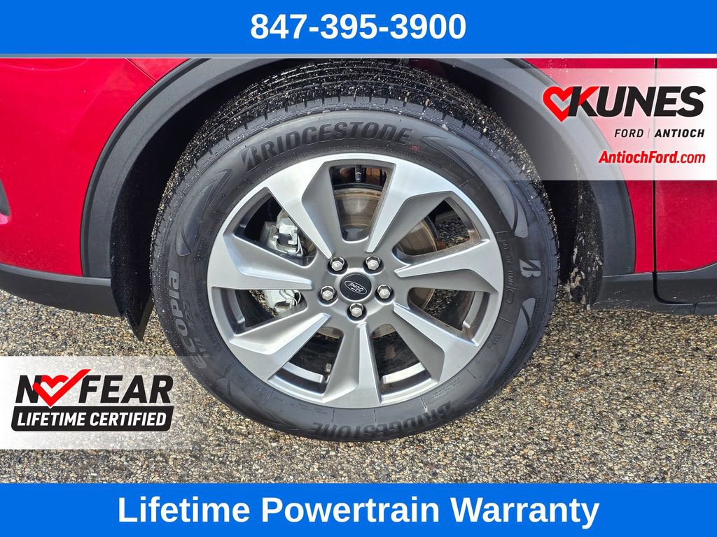 Certified 2025 Ford Escape Platinum w/ Premium Technology Package image 12