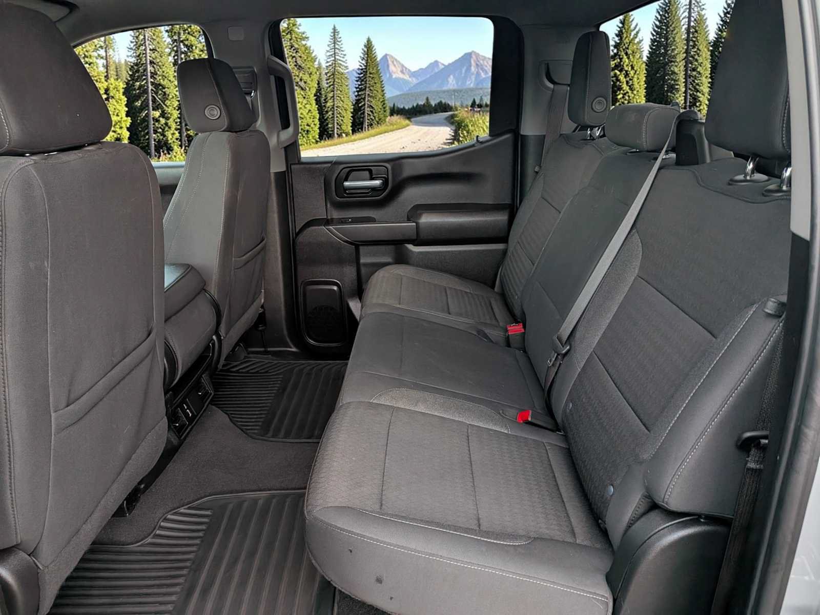 Used 2024 Chevrolet Silverado 1500 Custom Trail Boss w/ LPO, Dark Essentials Package AWD/4WD image 16