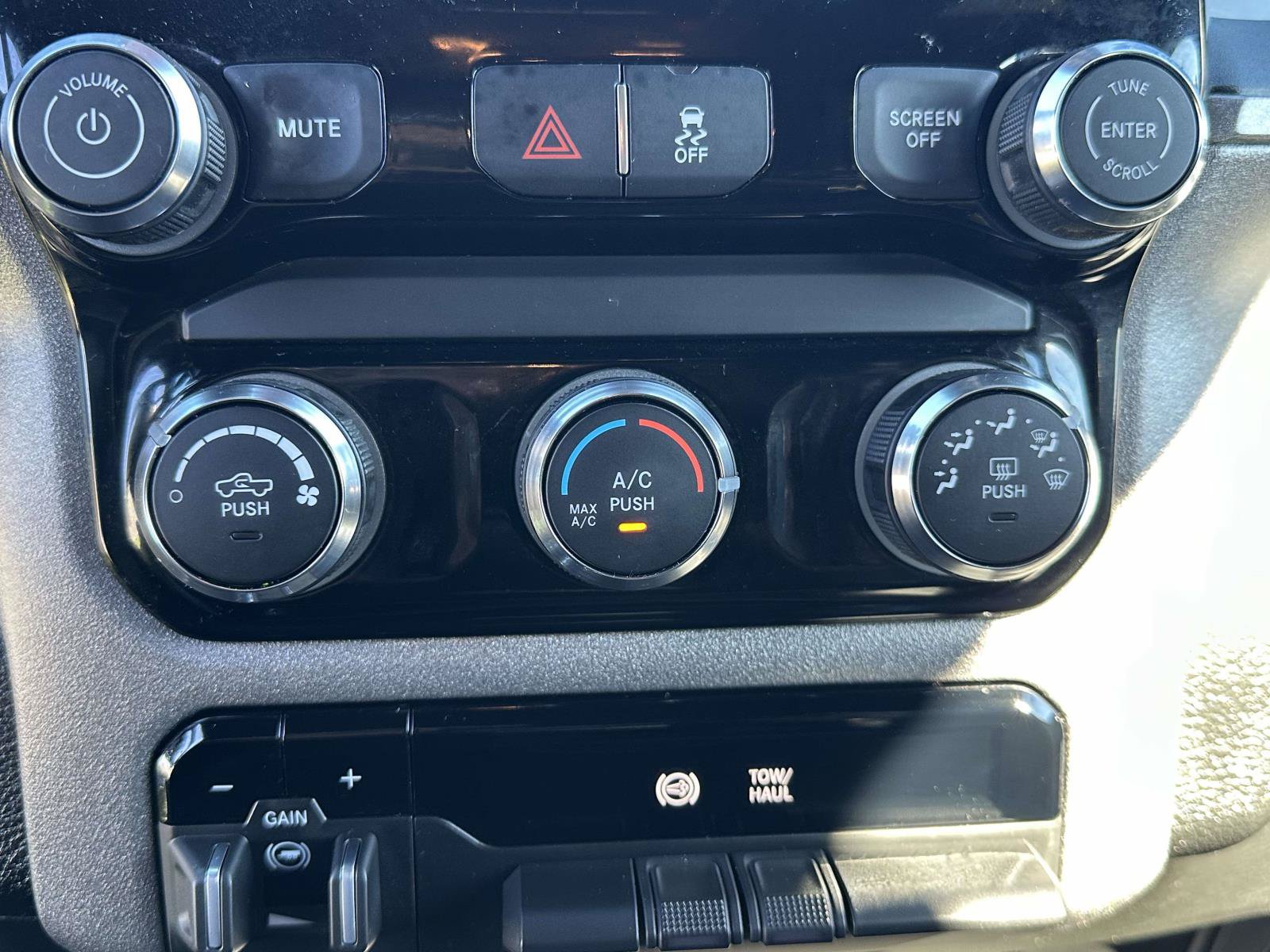Used 2025 RAM 3500 Tradesman AWD/4WD image 12