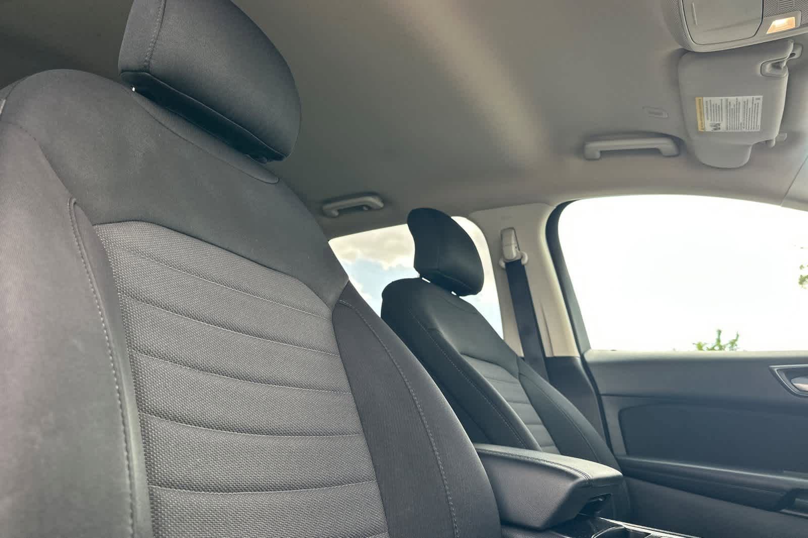 Certified 2019 Ford Edge SE w/ Cargo Accessory Package FWD image 18