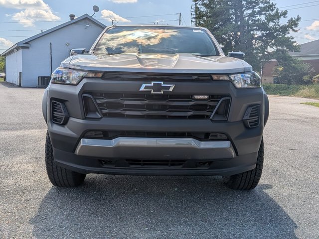 Used 2024 Chevrolet Colorado Trail Boss w/ Advanced Trailering Package AWD/4WD image 9