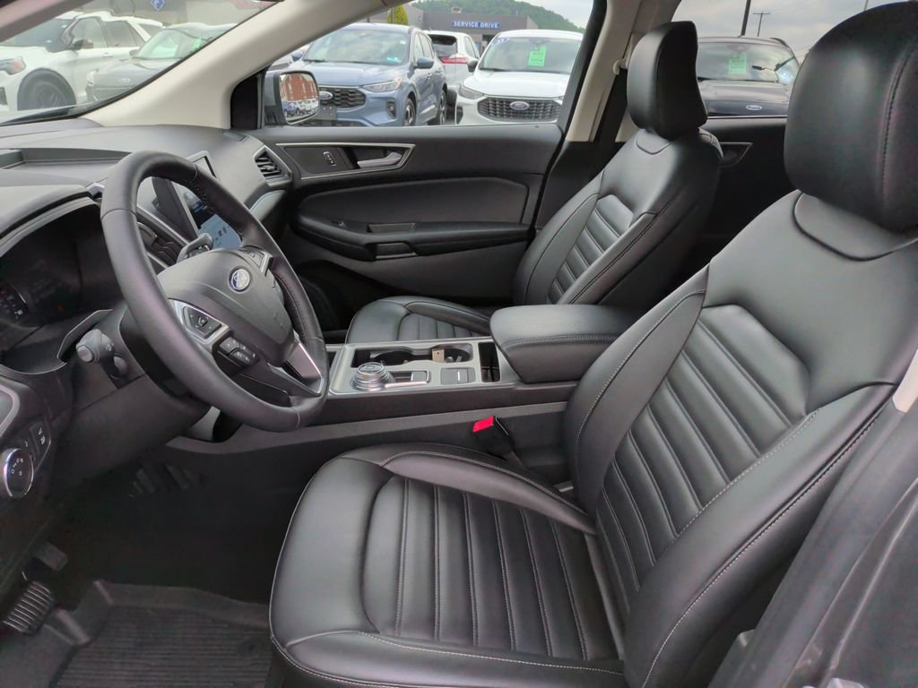 Certified 2022 Ford Edge SEL w/ Convenience Package AWD/4WD image 4