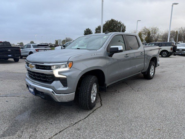 Used 2024 Chevrolet Silverado 1500 LT w/ Work Truck Package AWD/4WD image 3