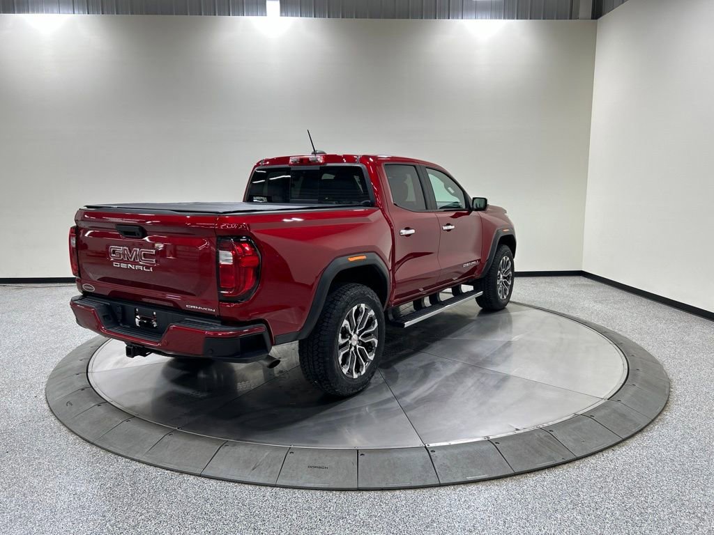 Used 2024 GMC Canyon Denali AWD/4WD image 7