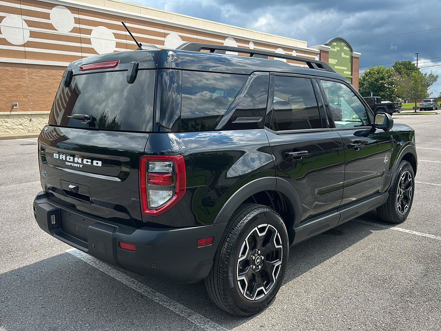 Certified 2025 Ford Bronco Sport Outer Banks w/ Outer Banks Tech Package+ AWD/4WD image 5