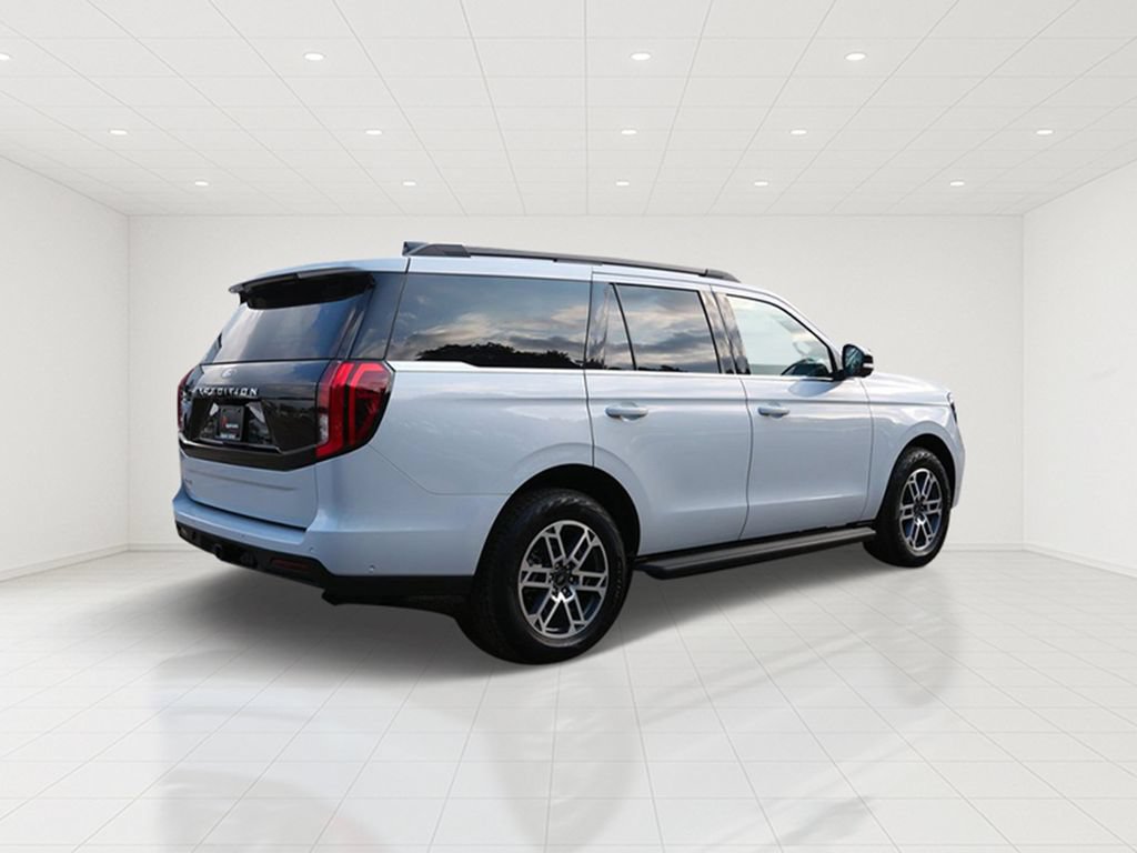 Certified 2025 Ford Expedition Active AWD/4WD image 6