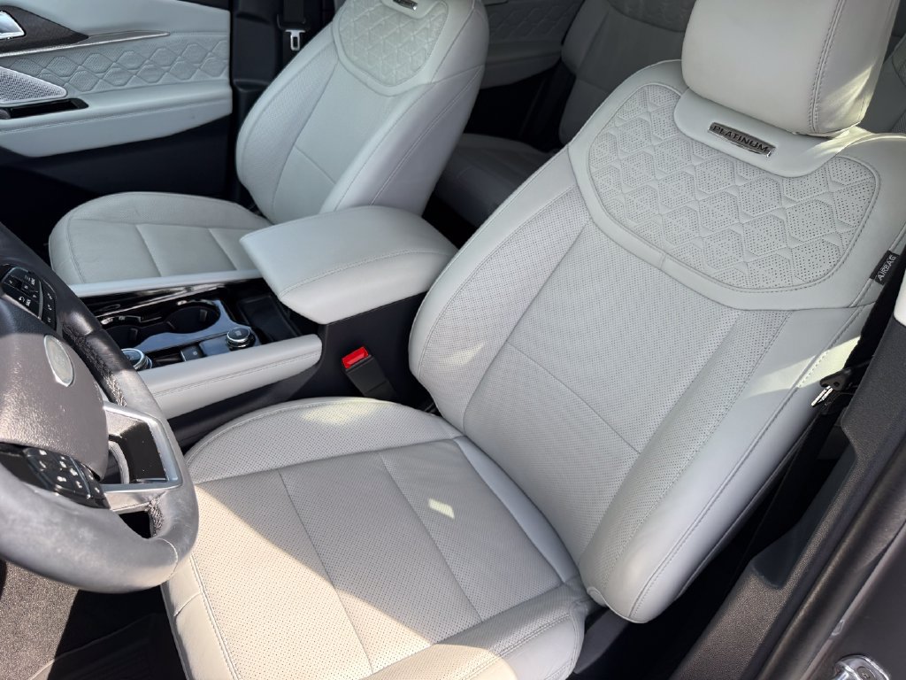Certified 2025 Ford Explorer Platinum w/ LUX Leather Package AWD/4WD image 15