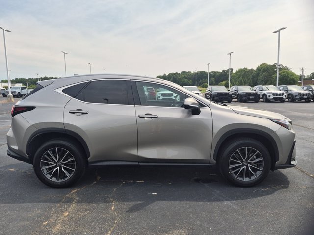 Used 2024 Lexus NX 250 FWD w/ Towing Package (2000 Lbs) image 3